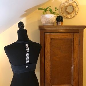 Under Armour Sports Bra (Size Small)